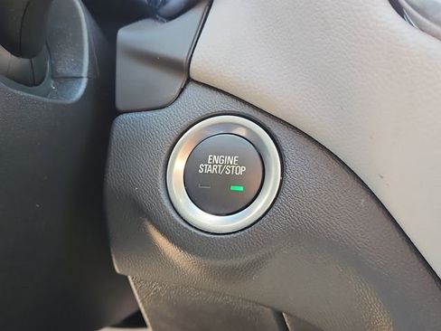 Used 2023 Chevrolet Equinox LS w/ LS Convenience Package FWD image 27