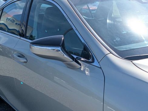 Used 2019 Lexus ES 350 w/ Premium Package FWD image 10