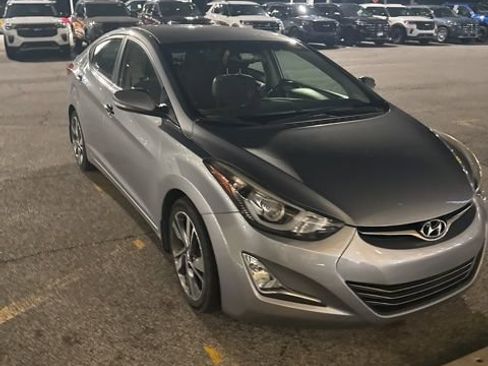 Used 2016 Hyundai Elantra Limited image 3