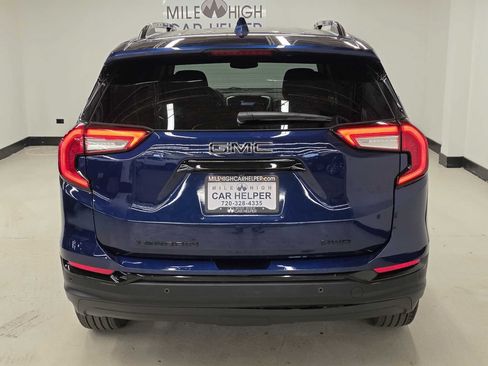 Used 2022 GMC Terrain SLE w/ Driver Convenience Package AWD/4WD image 9