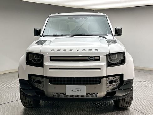 Certified 2025 Land Rover Defender 110 X-Dynamic SE image 16