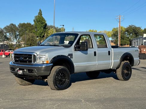 Used 2003 Ford F250 XLT AWD/4WD image 2