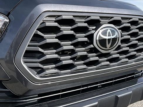 Used 2023 Toyota Tacoma TRD Off-Road image 25