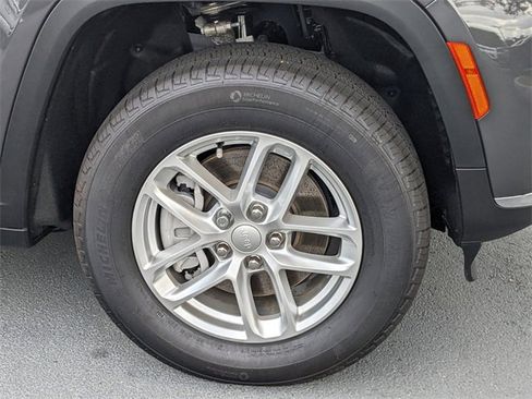 New 2025 Jeep Grand Cherokee L Laredo w/ Luxury Tech Group I image 11