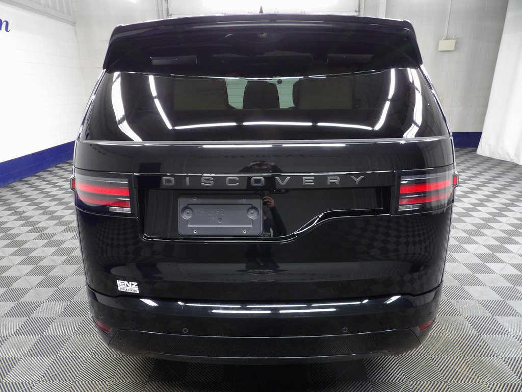 Used 2024 Land Rover Discovery Dynamic SE AWD/4WD image 31