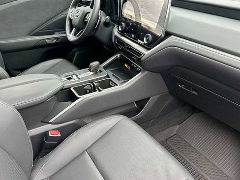 Used 2025 Lexus TX 350 AWD image 17