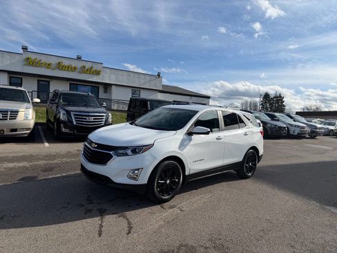 Used 2021 Chevrolet Equinox LT image 2