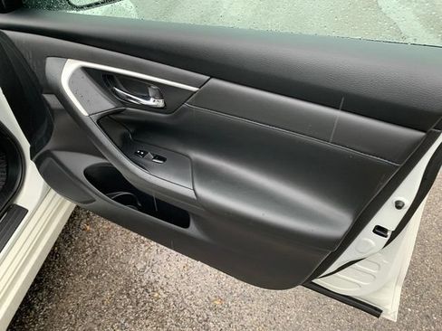 Used 2018 Nissan Altima 2.5 SR w/ SR Special Edition FWD image 13