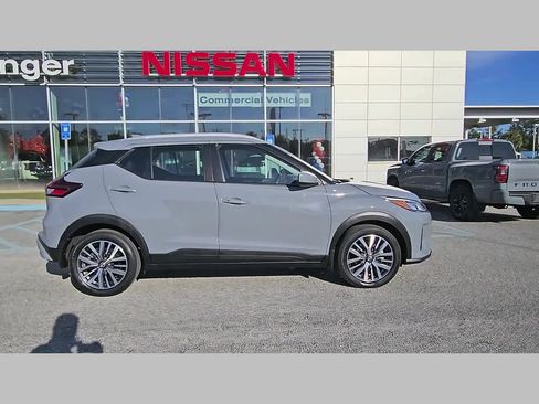 Used 2023 Nissan Kicks SV FWD image 35