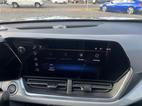 Used 2025 Chevrolet Trax LT w/ LT Convenience Package image 21