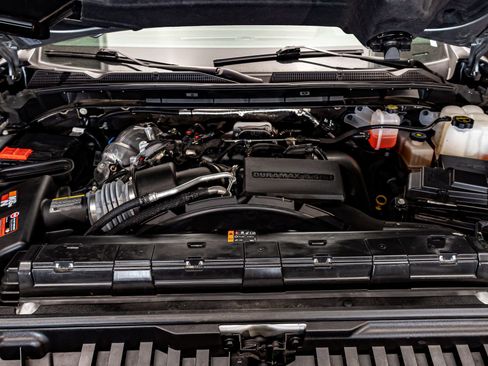 Used 2025 GMC Sierra 2500 AT4X image 32