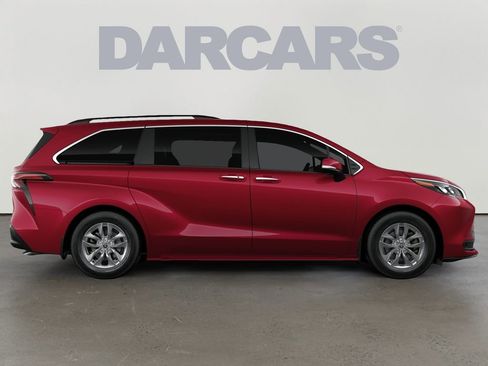 New 2026 Toyota Sienna XLE AWD/4WD image 15