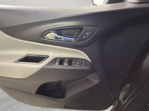 Used 2019 Chevrolet Equinox LS FWD image 24