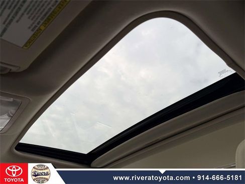 Used 2012 Toyota Camry XLE image 24