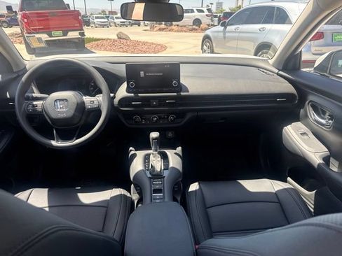 Used 2025 Honda HR-V LX image 11