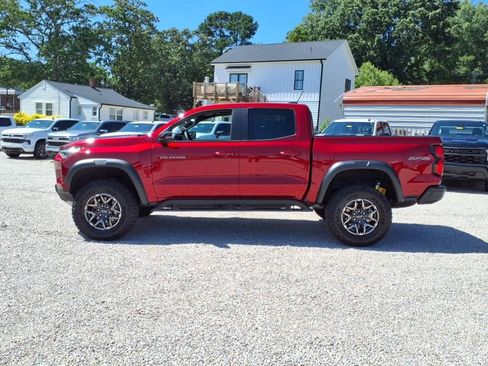 Used 2023 Chevrolet Colorado ZR2 w/ ZR2 Convenience Package III image 4