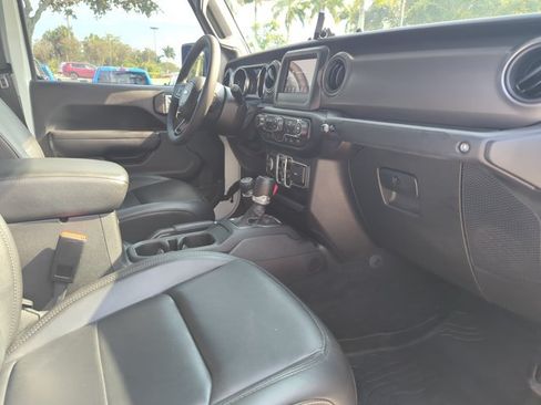Used 2023 Jeep Gladiator Sport AWD/4WD image 23