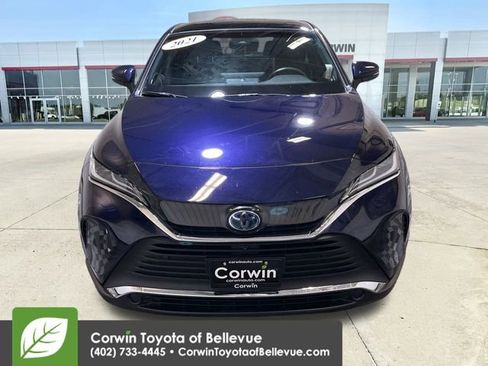 Used 2021 Toyota Venza Limited image 3