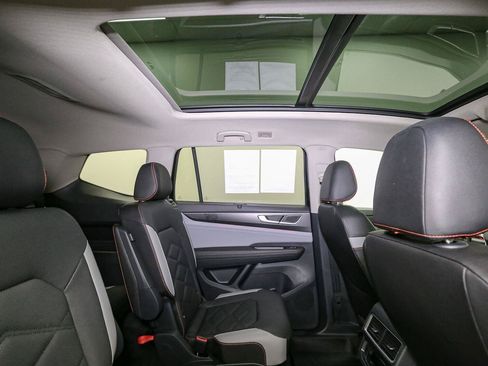Certified 2025 Volkswagen Atlas Peak Edition SE AWD/4WD image 26
