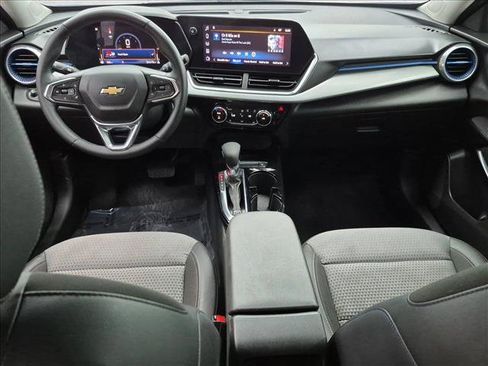 Certified 2024 Chevrolet Trax LT w/ Driver Confidence Package FWD image 16