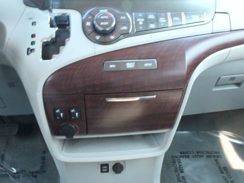 Used 2013 Toyota Sienna XLE image 14