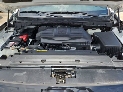 Used 2023 Nissan Titan SV w/ SV Convenience Package RWD image 10