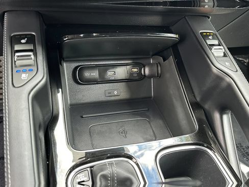 Certified 2022 Kia Telluride SX w/ SX Prestige Package AWD/4WD image 25