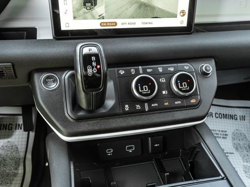 Used 2022 Land Rover Defender 110 S AWD/4WD image 18