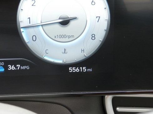 Used 2025 Hyundai Elantra SEL FWD image 23