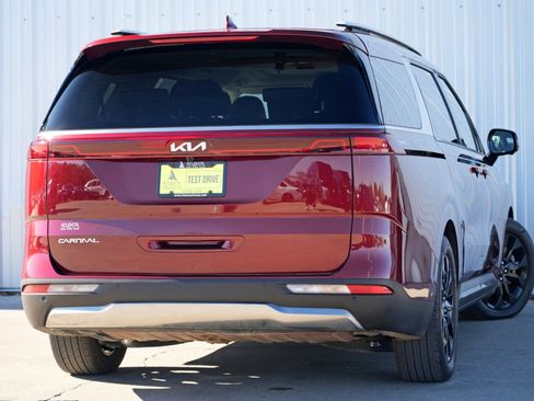 Used 2024 Kia Carnival SX Prestige image 4