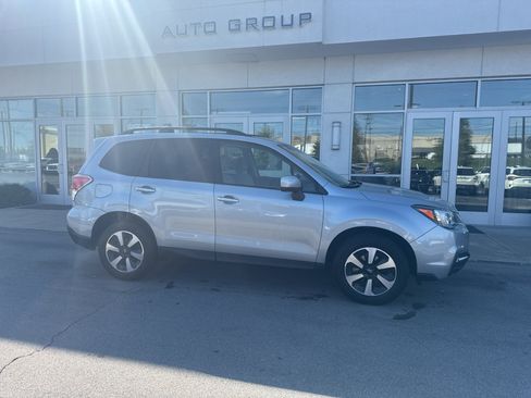 Used 2018 Subaru Forester 2.5i Premium w/ All-Weather Package AWD/4WD image 2