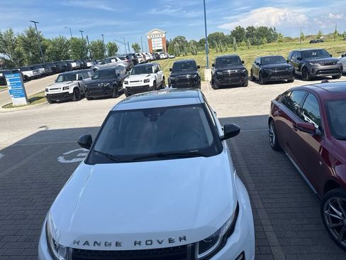 Used 2017 Land Rover Range Rover Evoque SE AWD/4WD image 2