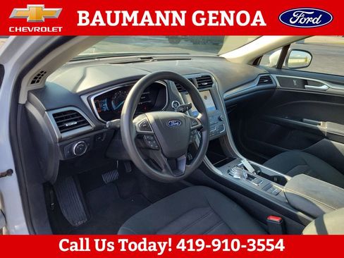 Used 2020 Ford Fusion SE FWD image 3