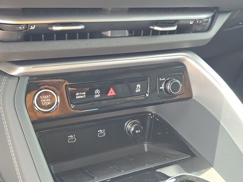 New 2025 Audi Q5 Premium image 25