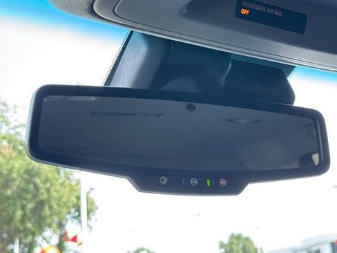 Used 2018 Chevrolet Suburban LT RWD image 26