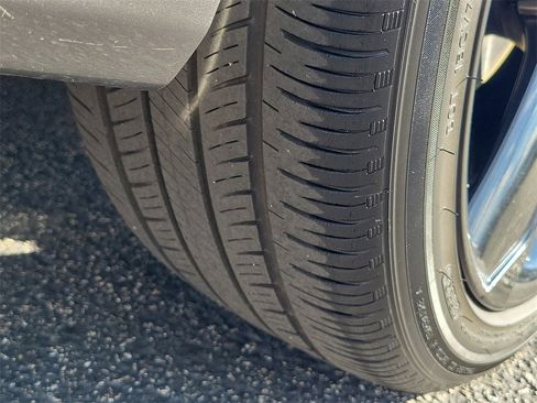 Used 2023 Nissan Sentra SR w/ SR Premium Package image 28