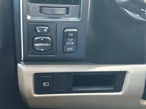 Used 2019 Toyota Sequoia SR5 image 32