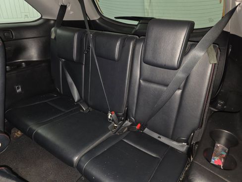 Used 2019 Toyota Highlander SE w/ Nightshade Edition image 12