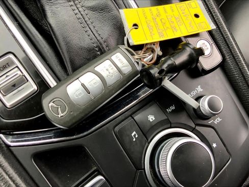 Used 2019 MAZDA CX-5 Touring image 15