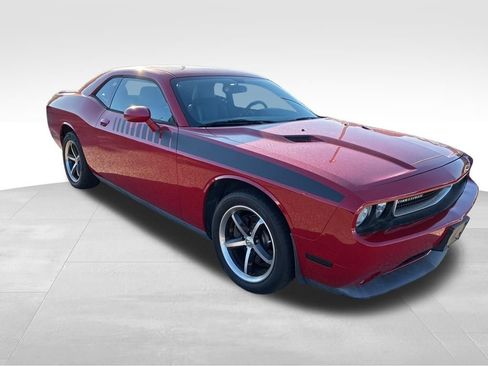 Used 2012 Dodge Challenger SXT Plus RWD image 8