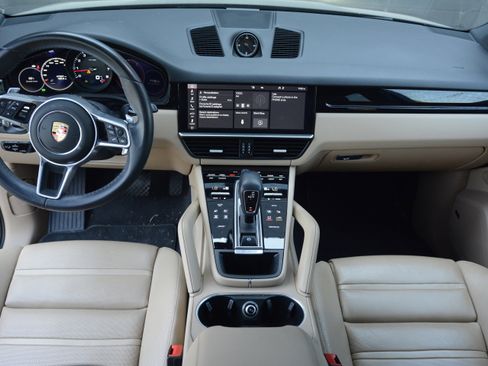 Certified 2021 Porsche Cayenne AWD/4WD image 12
