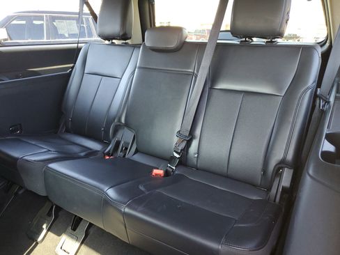 Used 2023 Ford Expedition Max XLT image 32
