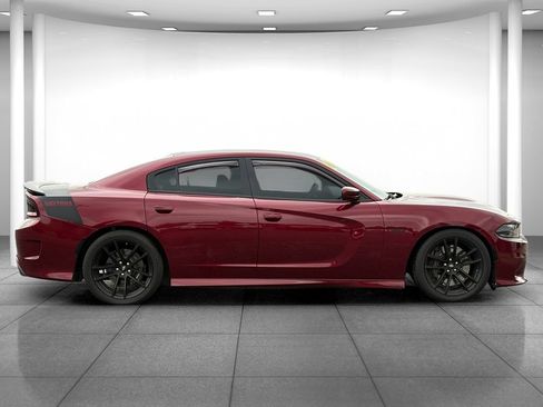 Used 2017 Dodge Charger R/T RWD image 8