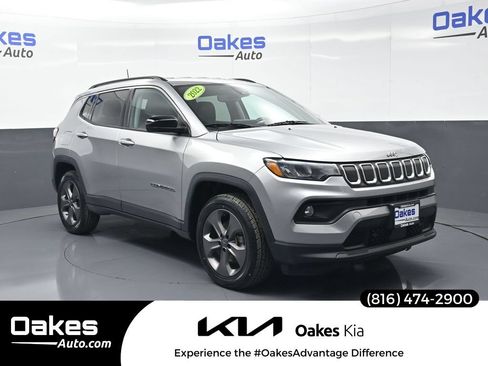 Used 2022 Jeep Compass Latitude AWD/4WD image 1