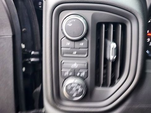 Used 2020 Chevrolet Silverado 2500 Custom w/ Custom Value Package image 26