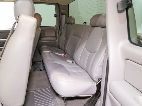 Used 2004 Chevrolet Silverado 1500 w/ Light Duty Power Package image 11