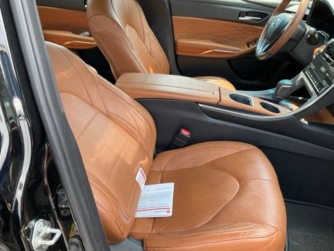 Used 2019 Toyota Avalon Limited w/ Advanced Safety Package FWD image 10