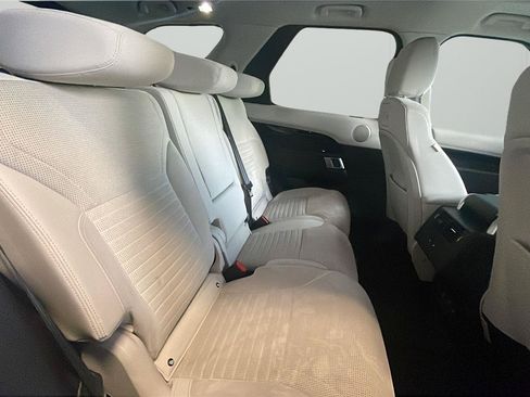 Used 2022 Land Rover Discovery S AWD/4WD image 13