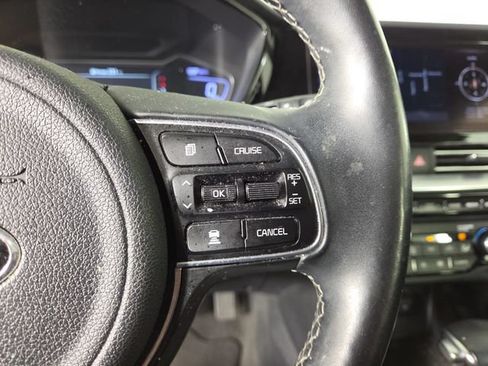 Used 2020 Kia Niro EX Premium FWD image 23