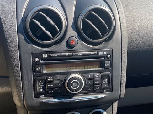Used 2014 Nissan Rogue S FWD image 14